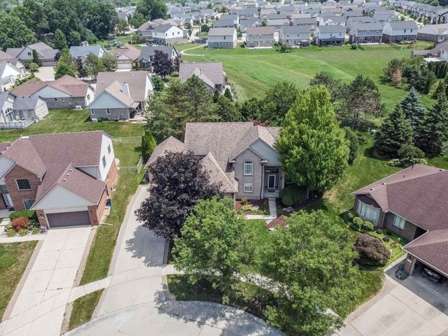 19573 Tanglewood Circle, Clinton Twp, MI 48038