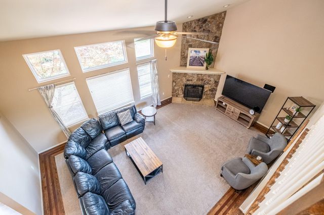 19573 Tanglewood Circle, Clinton Twp, MI 48038