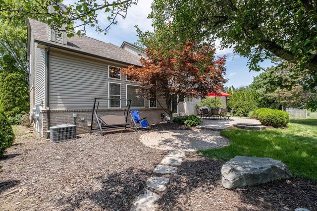19573 Tanglewood Circle, Clinton Twp, MI 48038