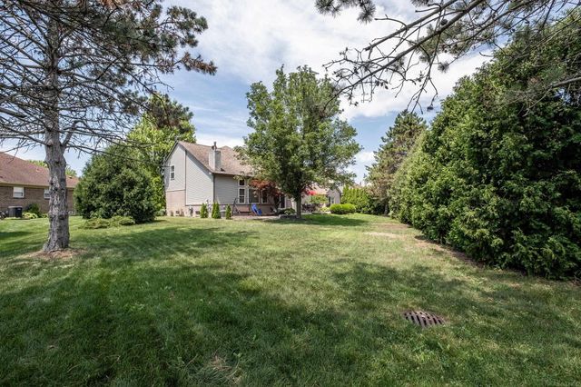 19573 Tanglewood Circle, Clinton Twp, MI 48038