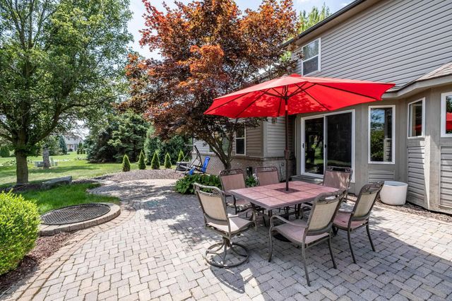 19573 Tanglewood Circle, Clinton Twp, MI 48038