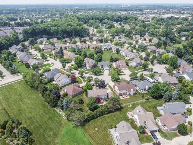 19573 Tanglewood Circle, Clinton Twp, MI 48038