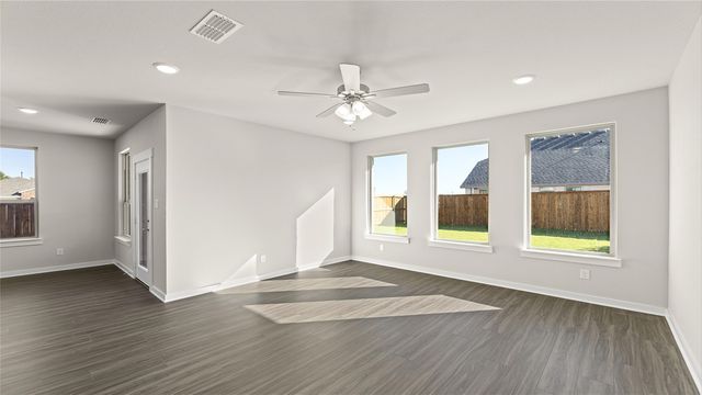6908 Lincoln Pin Way, Crowley, TX 76036