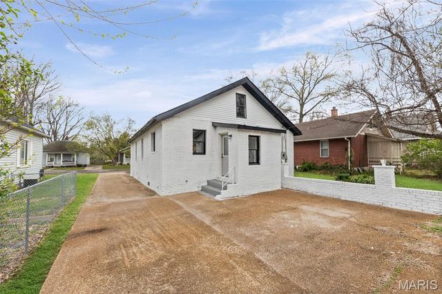 914 Ruskin Avenue, Edwardsville, IL 62025