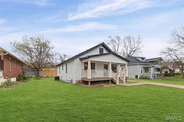 914 Ruskin Avenue, Edwardsville, IL 62025