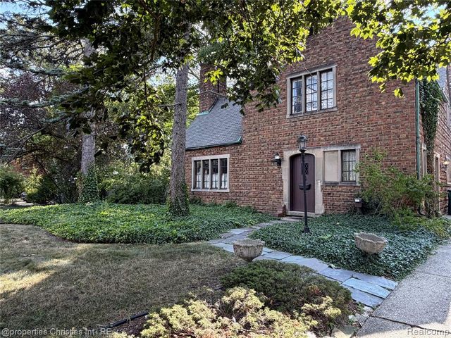 623 Coolidge Road, Birmingham, MI 48009