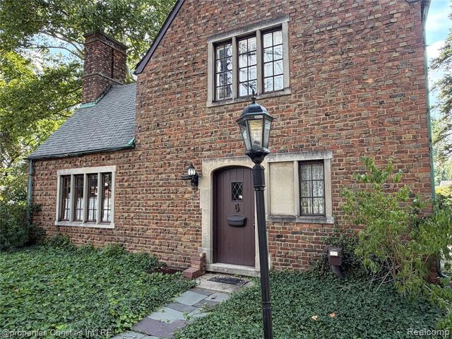 623 Coolidge Road, Birmingham, MI 48009