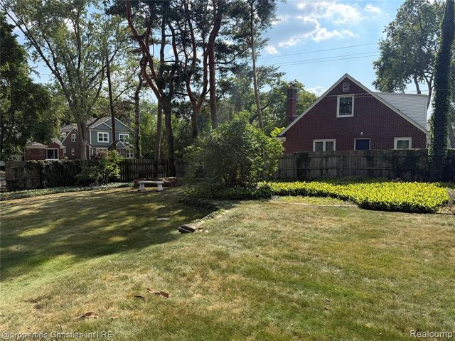 623 Coolidge Road, Birmingham, MI 48009