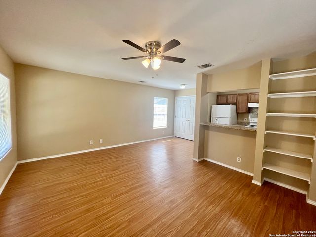 508 Pitts St, Seguin, TX 78155