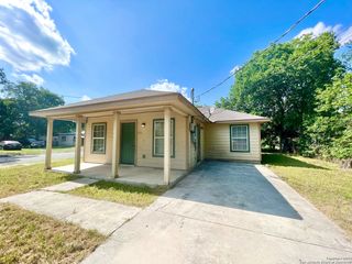 508 Pitts St, Seguin, TX 78155