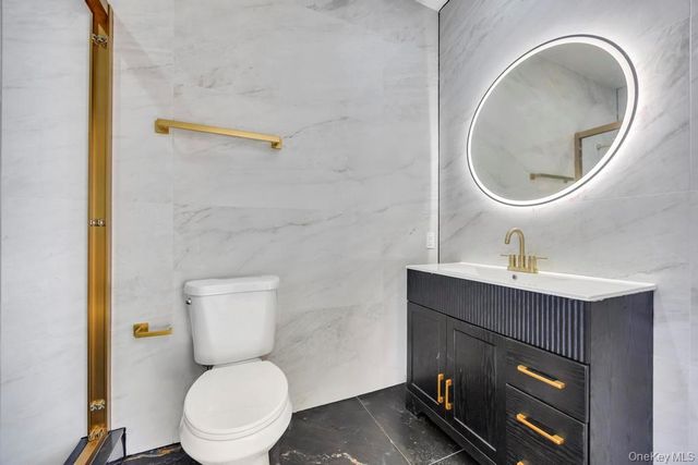 62 Haven Lane, Levittown, NY 11756