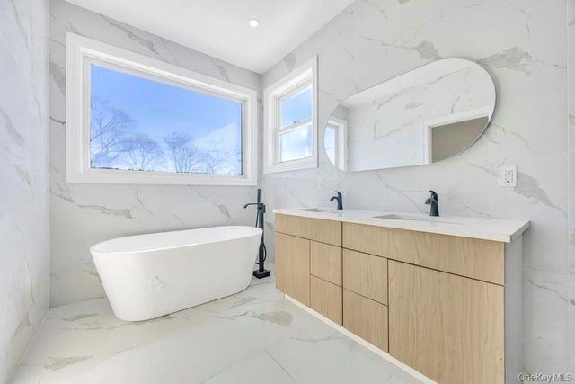 62 Haven Lane, Levittown, NY 11756