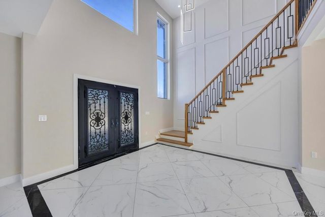 62 Haven Lane, Levittown, NY 11756