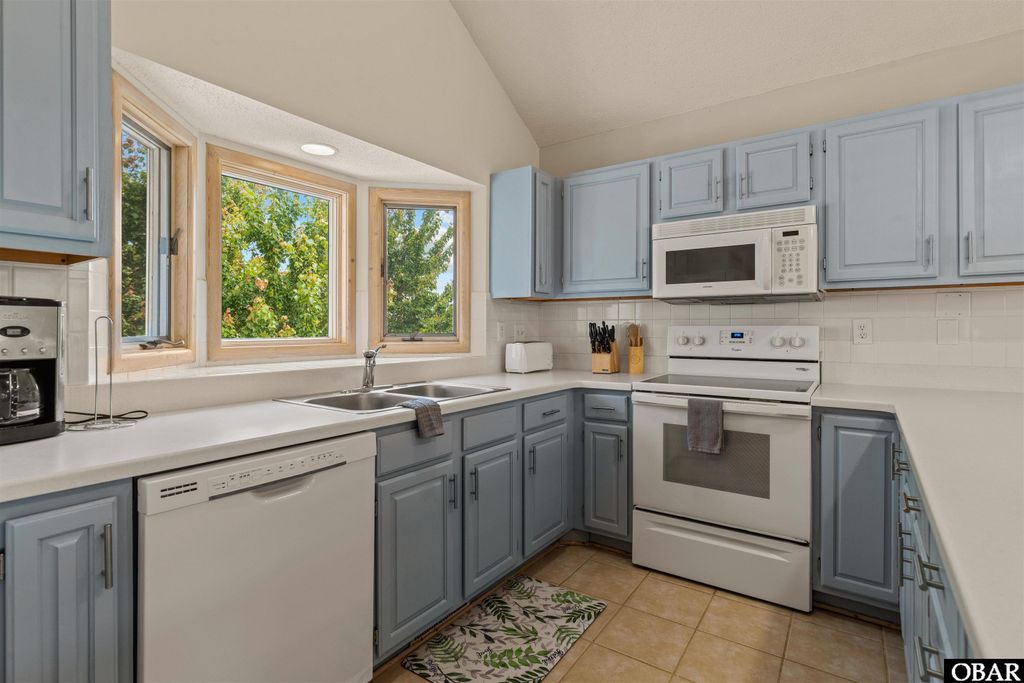 Image 3 of property listing at 1039 Miller Court Lot 526, Corolla, NC 27927