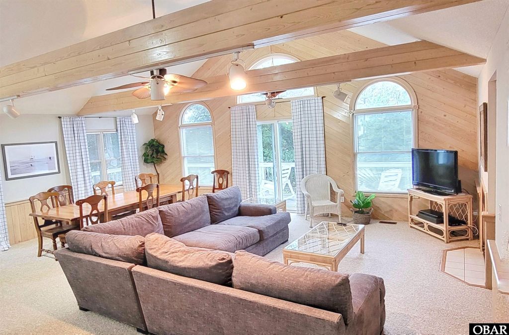 Image 6 of property listing at 1039 Miller Court Lot 526, Corolla, NC 27927