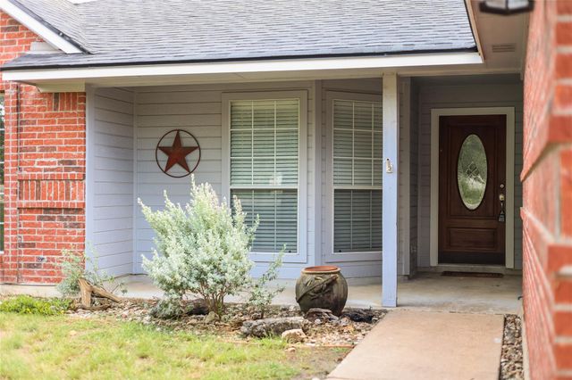21715 Ticonderoga Ave, Lago Vista, TX 78645