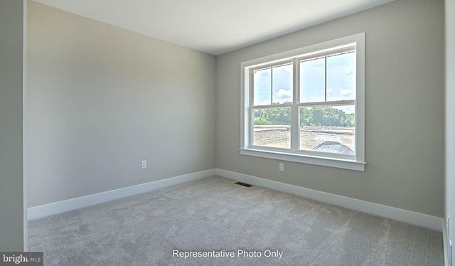 2428 HAWTHORNE DR, Harrisburg, PA 17110