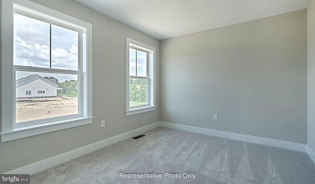 2428 HAWTHORNE DR, Harrisburg, PA 17110