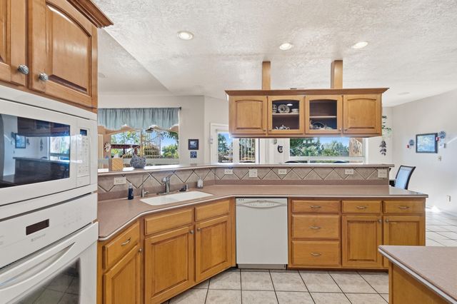7304 Stag Horn Drive NW, Albuquerque, NM 87120