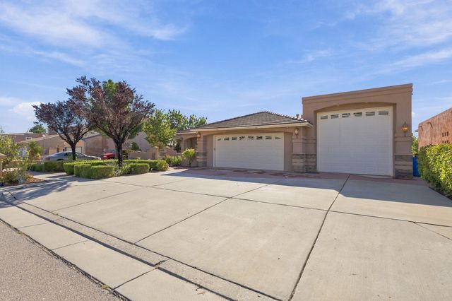7304 Stag Horn Drive NW, Albuquerque, NM 87120