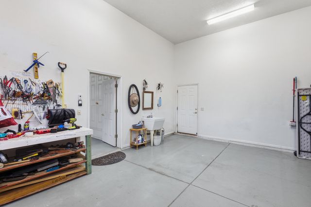 7304 Stag Horn Drive NW, Albuquerque, NM 87120
