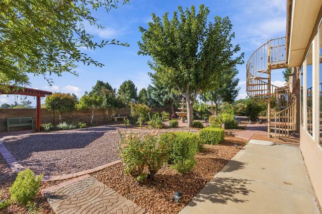 7304 Stag Horn Drive NW, Albuquerque, NM 87120