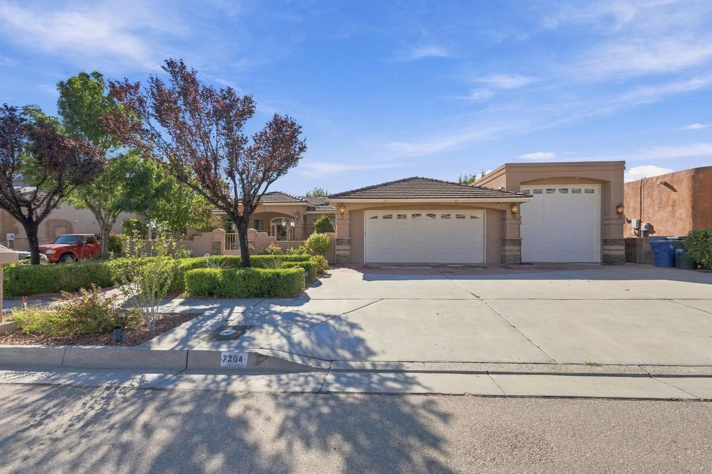 7304 Stag Horn Drive NW, Albuquerque, NM 87120