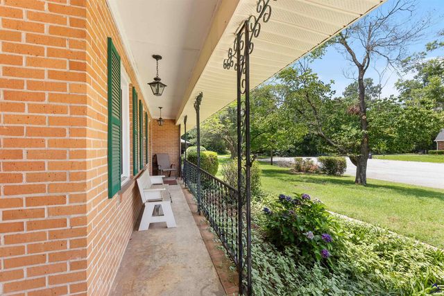 102 West Point Court, Warner Robins, GA 31088