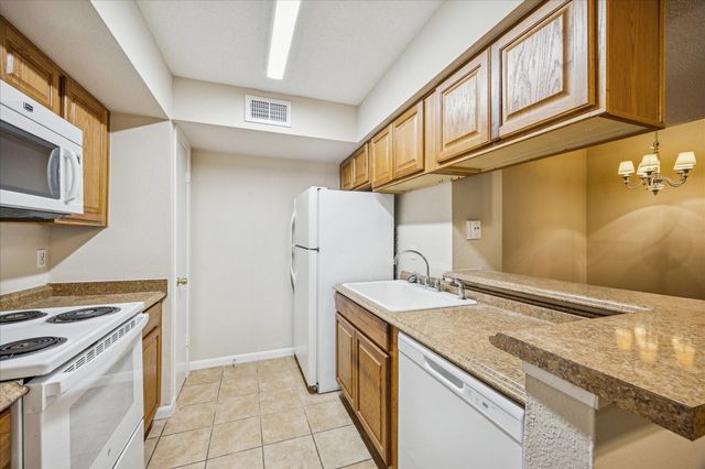 2800 Jeanetta Street 2107, Houston, TX 77063