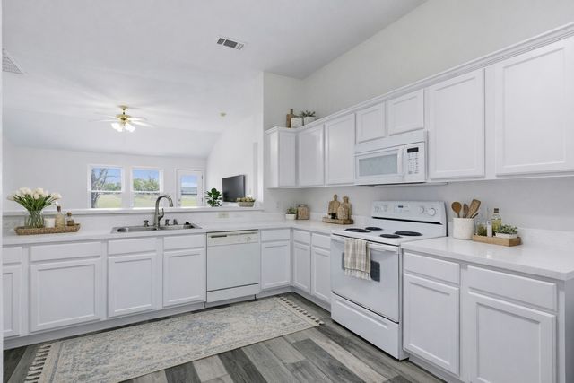 433 Windmill Drive, Lavon, TX 75166