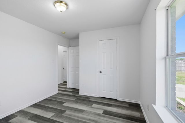 433 Windmill Drive, Lavon, TX 75166