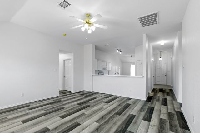 433 Windmill Drive, Lavon, TX 75166