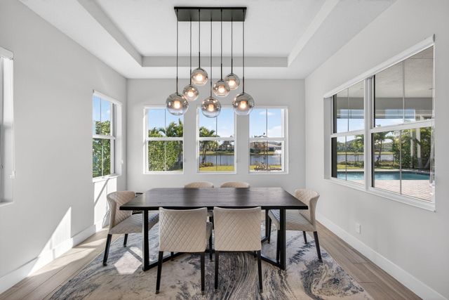 9221 Crestview Circle, Palm Beach Gardens, FL 33412