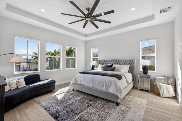 9221 Crestview Circle, Palm Beach Gardens, FL 33412