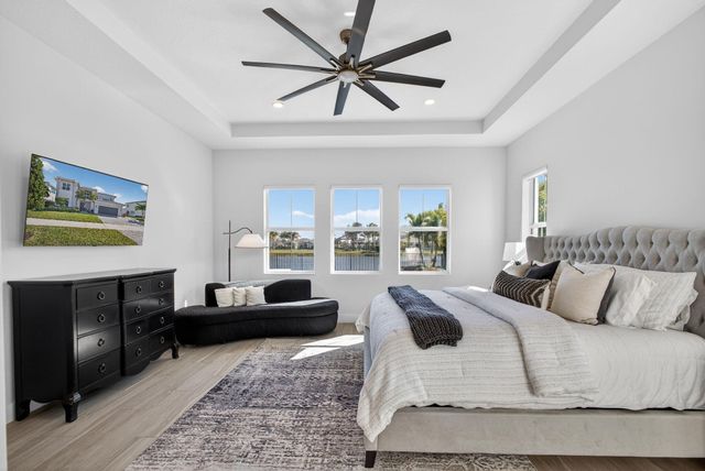 9221 Crestview Circle, Palm Beach Gardens, FL 33412