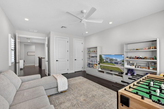 9221 Crestview Circle, Palm Beach Gardens, FL 33412