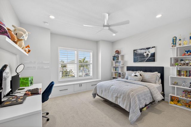 9221 Crestview Circle, Palm Beach Gardens, FL 33412