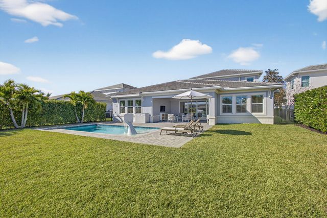 9221 Crestview Circle, Palm Beach Gardens, FL 33412