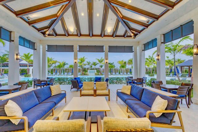 9221 Crestview Circle, Palm Beach Gardens, FL 33412