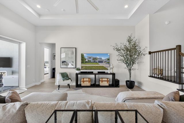 9221 Crestview Circle, Palm Beach Gardens, FL 33412