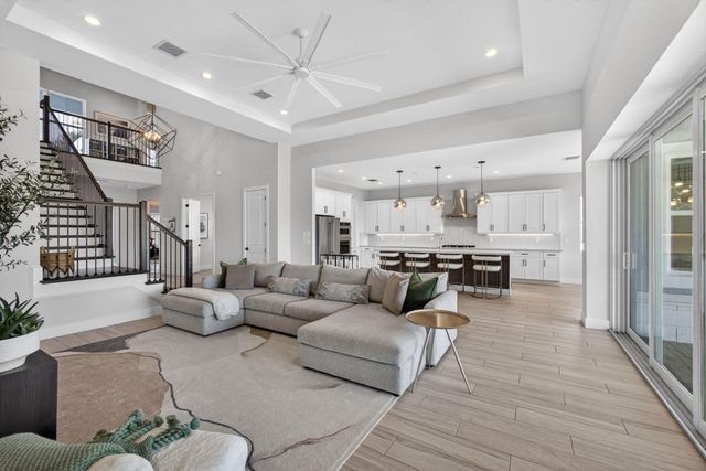 9221 Crestview Circle, Palm Beach Gardens, FL 33412