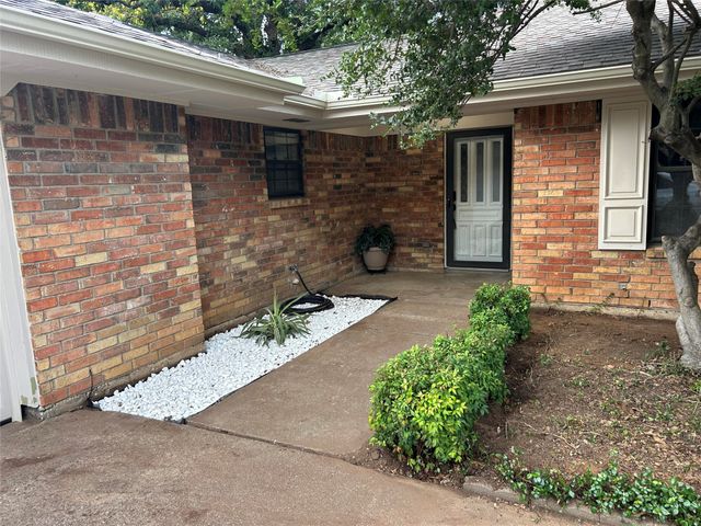917 Bucknell Drive, Arlington, TX 76012