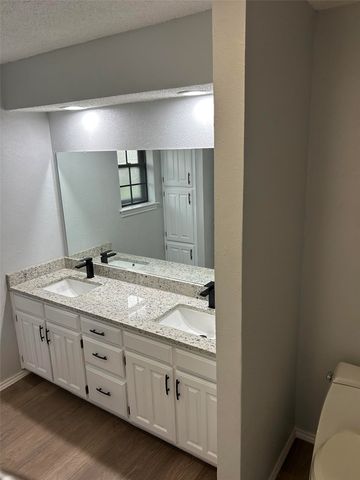 917 Bucknell Drive, Arlington, TX 76012