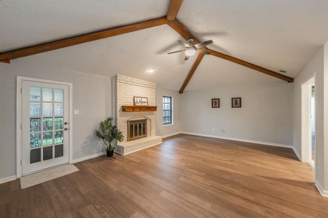 917 Bucknell Drive, Arlington, TX 76012