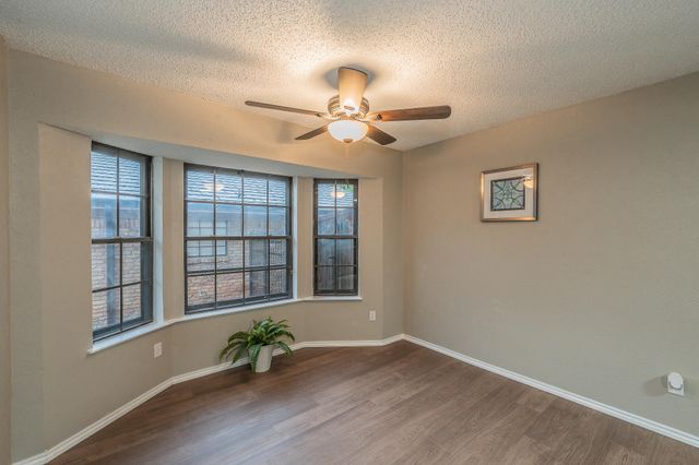 917 Bucknell Drive, Arlington, TX 76012