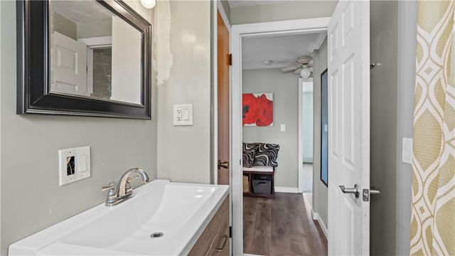 45 Whippoorwill Road, Warwick, RI 02888