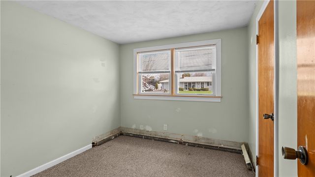 45 Whippoorwill Road, Warwick, RI 02888