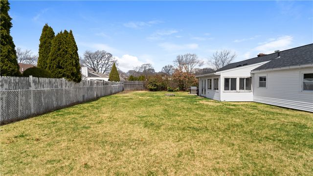 45 Whippoorwill Road, Warwick, RI 02888