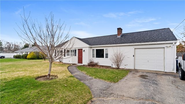 45 Whippoorwill Road, Warwick, RI 02888