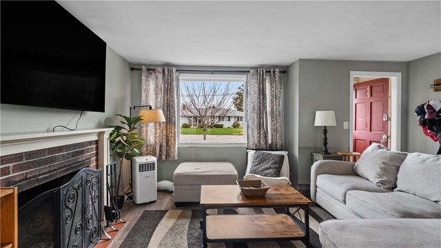 45 Whippoorwill Road, Warwick, RI 02888